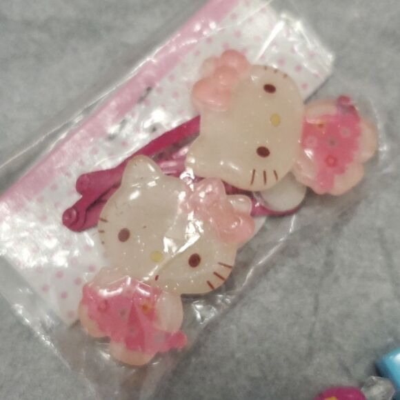 Hello Kitty jewelry and hair lot - Picture 2 of 13